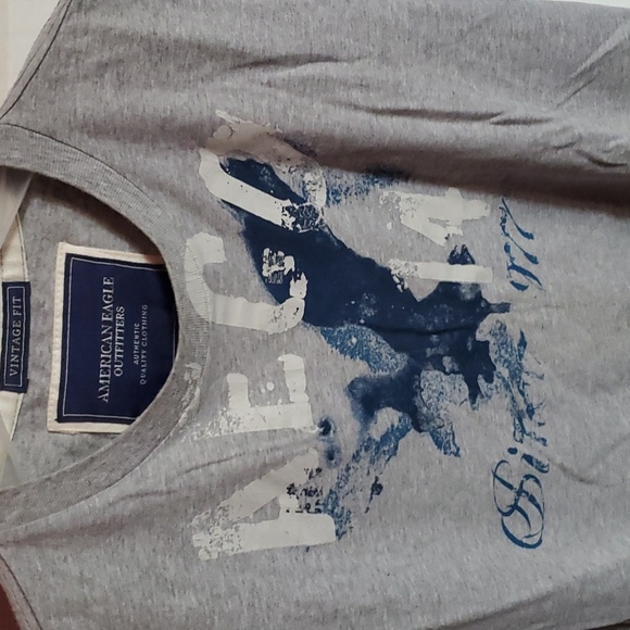 American Eagle T-Shirt - Picture 2 of 3
